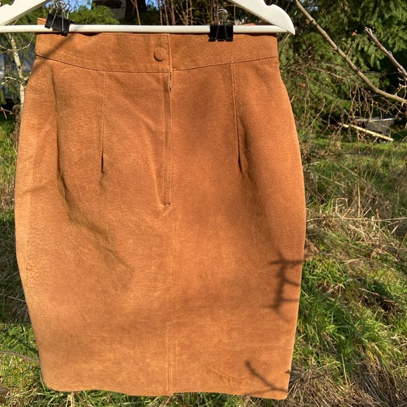 Classic Vintage “Don’t Stop” Suede skirt - Picture 2 of 5